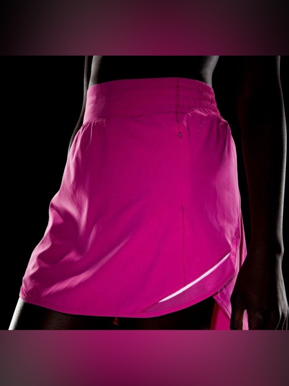 Lululemon Hotty Hot High-Rise Skirt
Sonic Pink size 6 w/shorts pockets